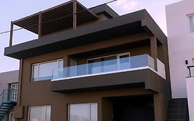La ola, costal hideout